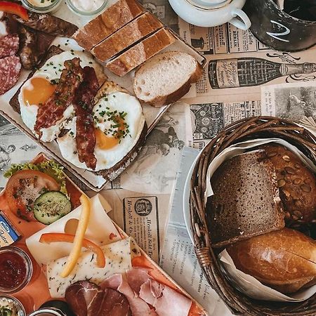 Апартаменты Cafe Einzigartig Ротенбург-на-Таубере Экстерьер фото